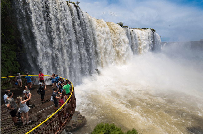 how to get to iguazu falls